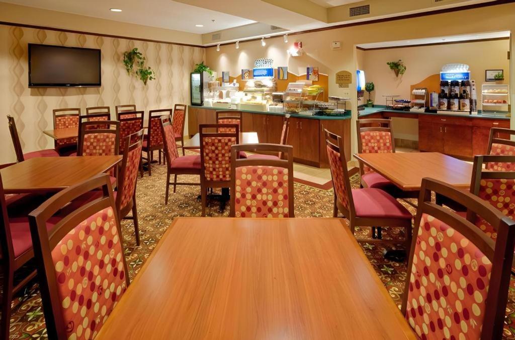 Express By Ihg 2*
