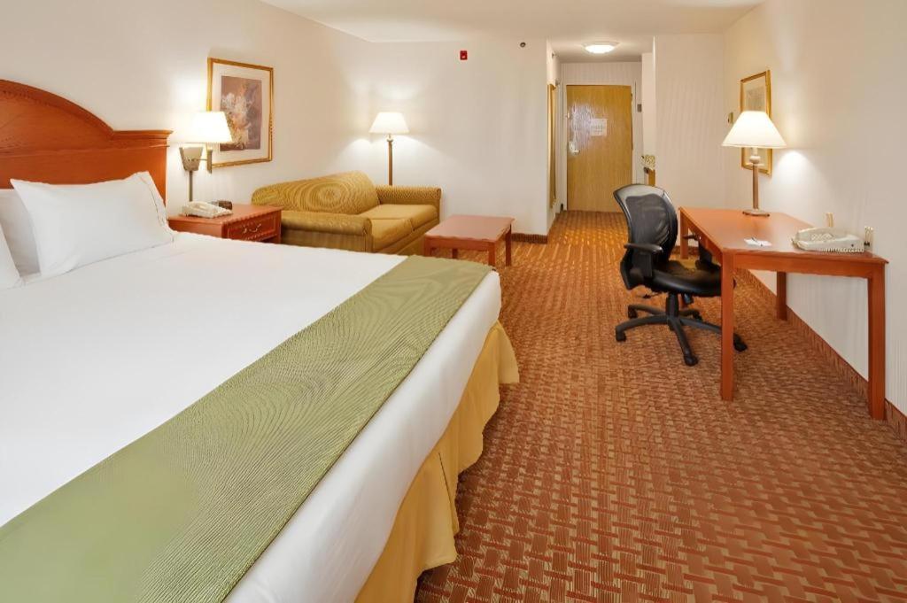 Hotel Express By Ihg Frackville