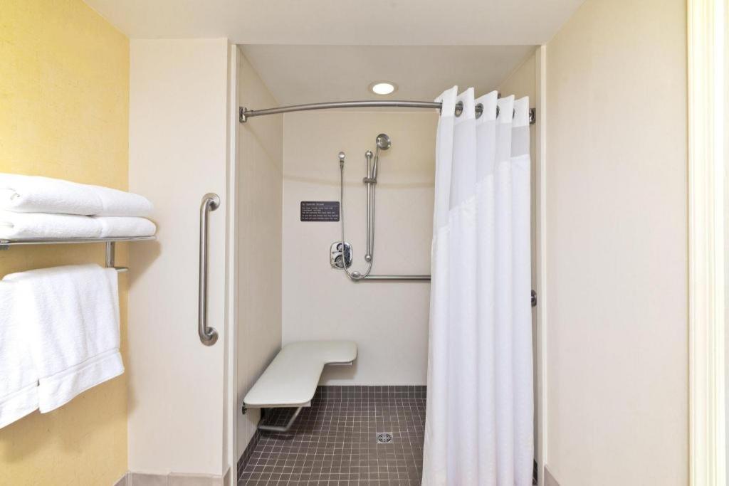 Hotel Express By Ihg Frackville