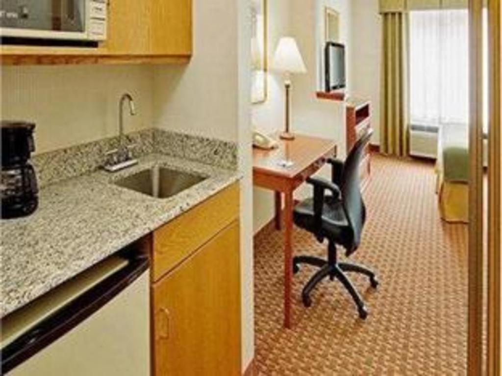Express By Ihg Hotel