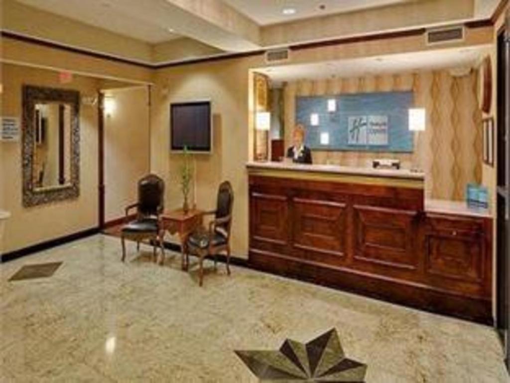 Express By Ihg Hotel